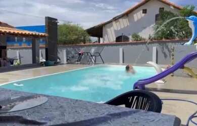 Imagem: A casa para alugar possui 3 Dormitórios, 3 Banheiros, 5 Vagas