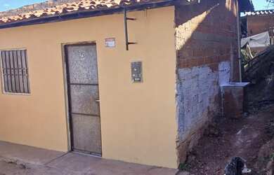 Imagem: A casa possui 1 Dormitório, 1 Banheiro e está localizado