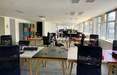 Imagem: O depósito possui 1 Vaga na garagem e 50m² de Área e está