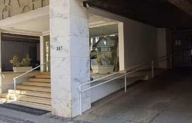 Imagem: O apartamento possui 2 Dormitórios, 2 Banheiros, 1 Vaga na