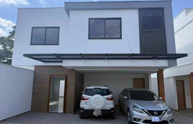 Imagem: A casa em condomínio possui 3 Dormitórios, 4 Banheiros, 2