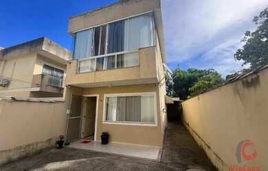 Imagem: A casa possui 2 Dormitórios, 2 Banheiros, 2 Vagas na garagem