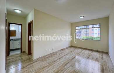 Imagem: O apartamento possui 3 Dormitórios, 1 Banheiro, 1 Vaga na garagem