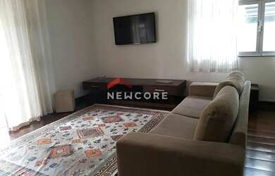 Imagem: A casa possui 4 Dormitórios, 3 Banheiros, 3 Vagas na garagem