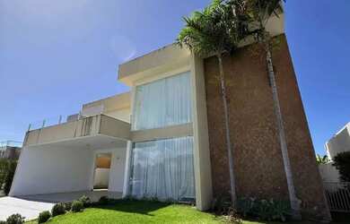 Imagem: A casa em condomínio possui 4 Dormitórios, 5 Banheiros, 4