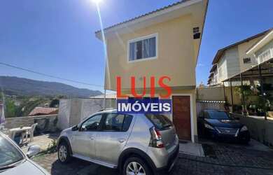 Imagem: A casa possui 2 Dormitórios, 3 Banheiros, 2 Vagas na garagem