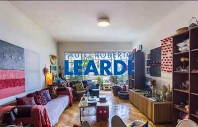 Imagem: O apartamento possui 3 Dormitórios, 1 Banheiro e 150m² de