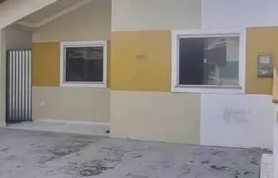 Imagem: A casa possui 2 Dormitórios, 1 Banheiro, 1 Vaga na garagem