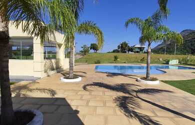 Imagem: O terreno possui 360m² de Área e está localizado em Centro