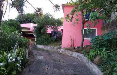 Imagem 3: Vendo duas casas com terreno grande na zona sul