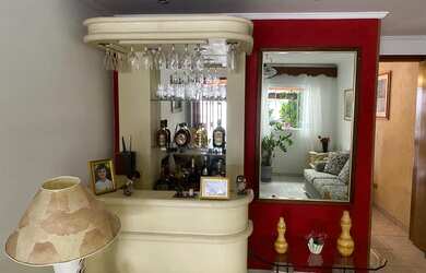 Imagem: A casa em condomínio possui 2 Dormitórios, 3 Banheiros, 5