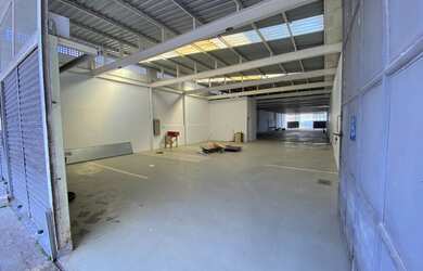 Imagem: O depósito possui 870m² de Área, Imóvel novo e está localizado