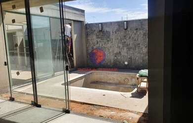 Imagem: A casa em condomínio possui 3 Dormitórios, 5 Banheiros, 2