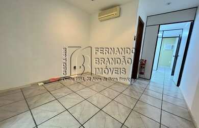 Imagem: O depósito possui 1 Vaga na garagem, 32m² de Área e está