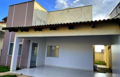 Imagem: A casa possui 3 Dormitórios, 2 Banheiros, 2 Vagas na garagem