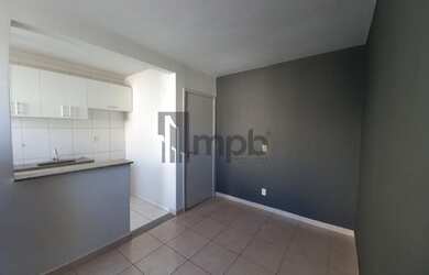 Imagem: O apartamento possui 2 Dormitórios, 1 Banheiro, 2 Vagas na