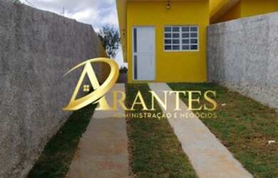 Imagem: A casa possui 3 Dormitórios, 2 Banheiros, 2 Vagas na garagem