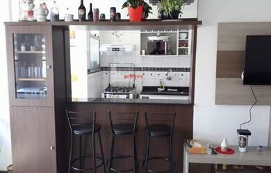 Imagem: O apartamento possui 2 Dormitórios, 1 Banheiro, 1 Vaga na garagem