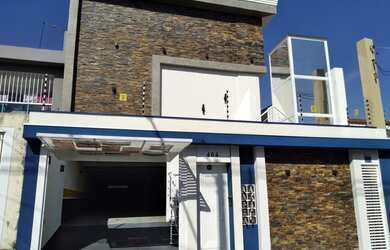 Imagem: A casa em condomínio possui 2 Dormitórios, 3 Banheiros, 1