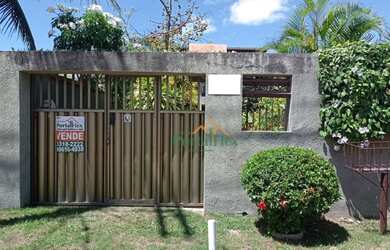 Imagem: A casa possui 4 Dormitórios, 1 Banheiro, 4 Vagas na garagem