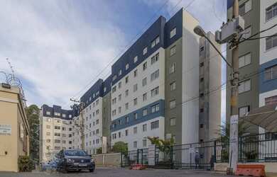 Imagem: O apartamento possui 3 Dormitórios, 1 Banheiro, 1 Vaga na garagem