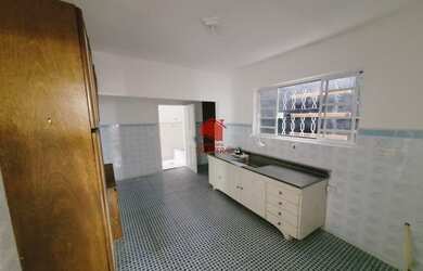 Imagem: A casa possui 2 Dormitórios, 2 Banheiros, 2 Vagas na garagem