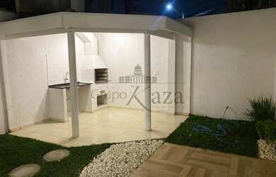 Imagem: A casa em condomínio possui 3 Dormitórios, 2 Banheiros, 2