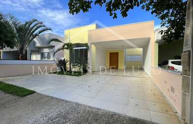 Imagem: A casa em condomínio possui 3 Dormitórios, 3 Banheiros, 2