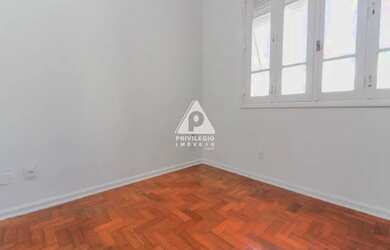 Imagem 6: Excelente apartamento no Flamengo. Próximo ao metrô e todo comércio da região. Composto de