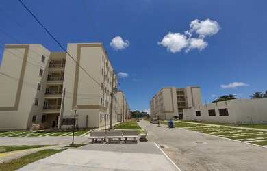 Imagem: O apartamento possui 2 Dormitórios, 1 Banheiro, 1 Vaga na garagem