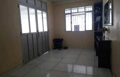 Imagem: A casa possui 2 Dormitórios, 2 Banheiros, 1 Vaga na garagem