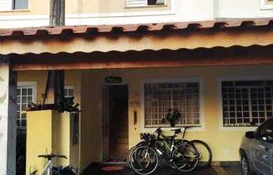 Imagem: A casa em condomínio possui 2 Dormitórios, 2 Banheiros, 1