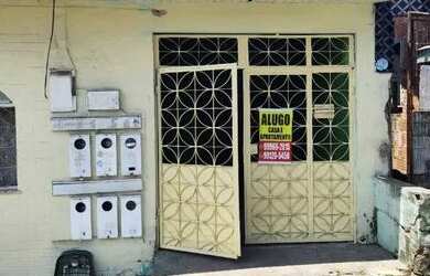 Imagem: A casa possui 2 Dormitórios, 1 Banheiro, 1 Vaga na garagem