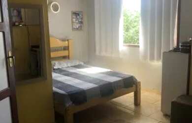 Imagem: O quarto possui 1 Dormitório e 1 Vaga na garagem e está localizado