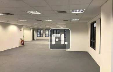 Imagem: O depósito possui 3 Vagas na garagem, 100m² de Área e está