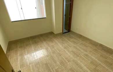 Imagem: A casa possui 2 Dormitórios, 2 Banheiros, 90m² de Área e