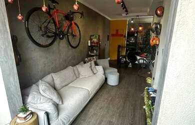 Imagem: O apartamento possui 2 Dormitórios, 1 Banheiro, 2 Vagas na