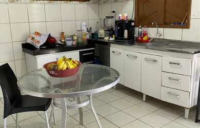 Imagem 3: Casa em terreno grande. Piscina, Varanda, 120m² de Áreae3 Vagas na garagem