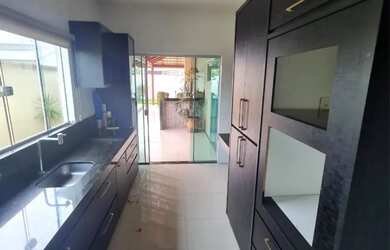 Imagem 1: Ainda disponível : 4 suítes todos com ar (6 banheiros) a casa toda com armários