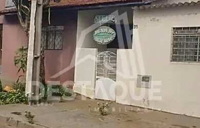 Imagem: A casa possui 3 Dormitórios, 3 Banheiros, 3 Vagas na garagem