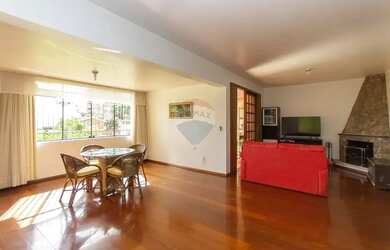 Imagem 3: Casa Ampla, Iluminada e com Terreno Espaçoso!