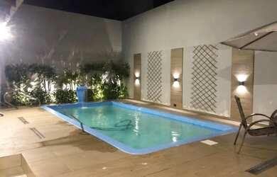 Imagem: A casa possui 3 Dormitórios, 1 Banheiro, 1 Vaga na garagem