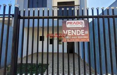 Imagem: A casa possui 2 Dormitórios, 2 Banheiros, 2 Vagas na garagem