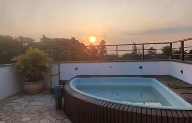 Imagem: O apartamento na cobertura possui 3 Dormitórios, 2 Banheiros