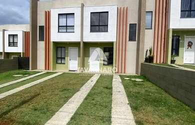 Imagem: A casa possui 2 Dormitórios, 2 Banheiros, 2 Vagas na garagem