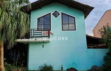 Imagem: A casa em condomínio possui 3 Dormitórios, 2 Banheiros, 1