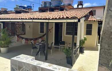 Imagem: A casa possui 2 Dormitórios, 2 Banheiros, 45m² de Área, Imóvel