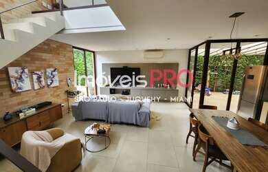 Imagem: A casa possui 5 Dormitórios, 5 Banheiros, 5 Vagas na garagem