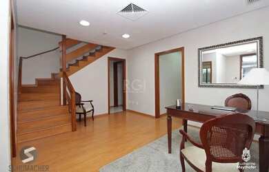 Imagem: O apartamento possui 4 Banheiros, 4 Vagas na garagem, 440m²