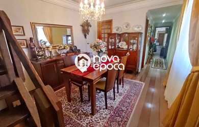 Imagem: O apartamento possui 4 Dormitórios, 5 Banheiros, 2 Vagas na